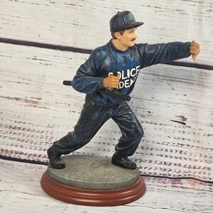 Blue Hats of Bravery Police Academy Figurine Vanmark 1999 Limited